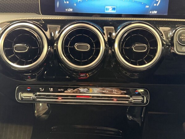 Used Mercedes-Benz A-Class 2018 for sale - 75654332: Photo 43