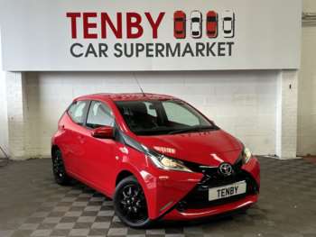 2018 (18) - 1.0 VVT-i x-play Hatchback 5dr Petrol Manual Euro 6 (68 ps)