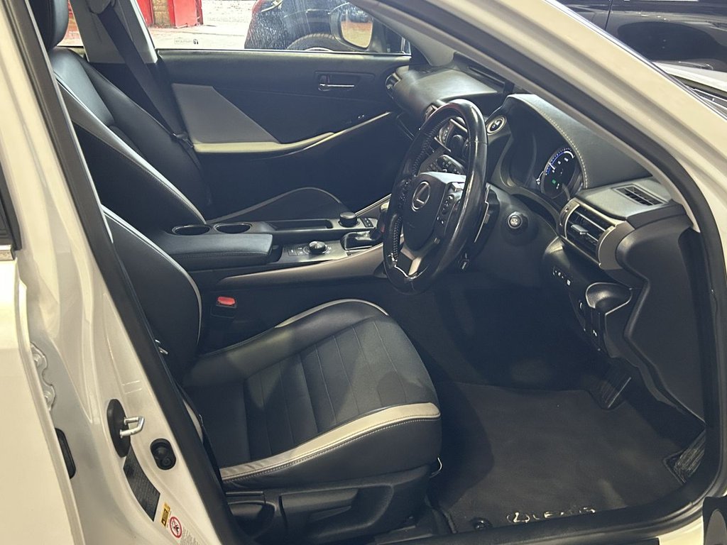 Used Lexus IS 2016 for sale - 77065044: Photo 29