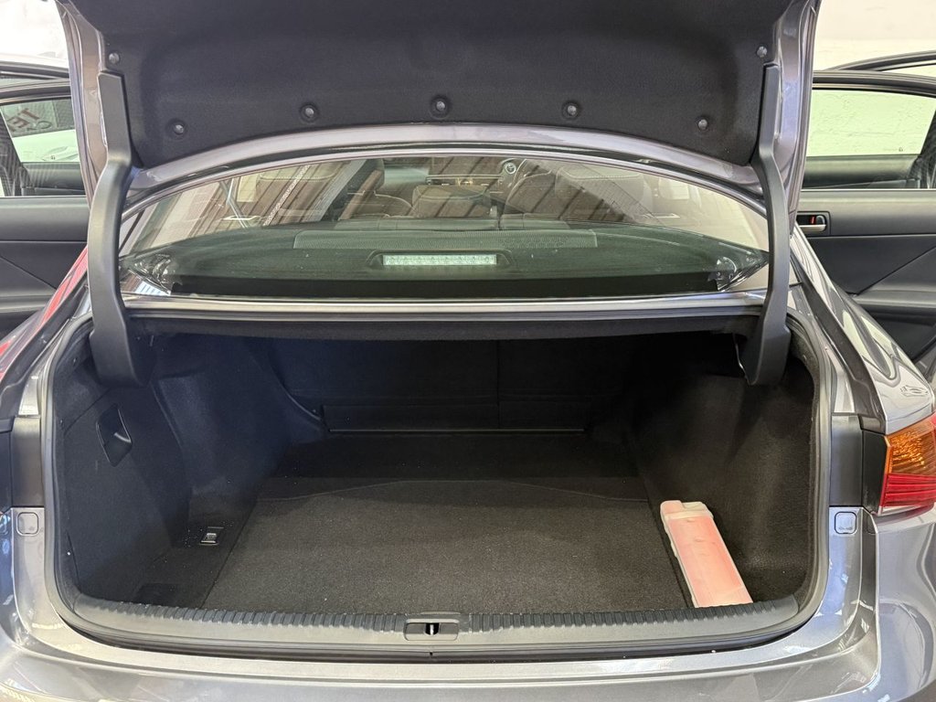 Used Lexus IS 2018 for sale - 76888610: Photo 17