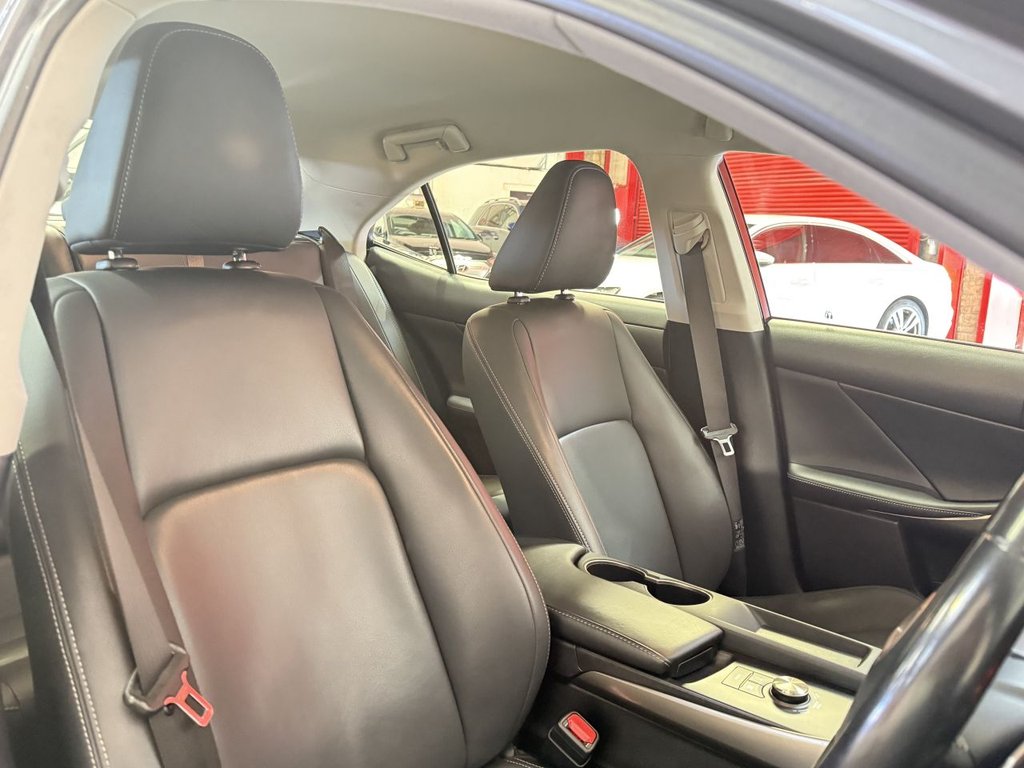 Used Lexus IS 2018 for sale - 76888610: Photo 31