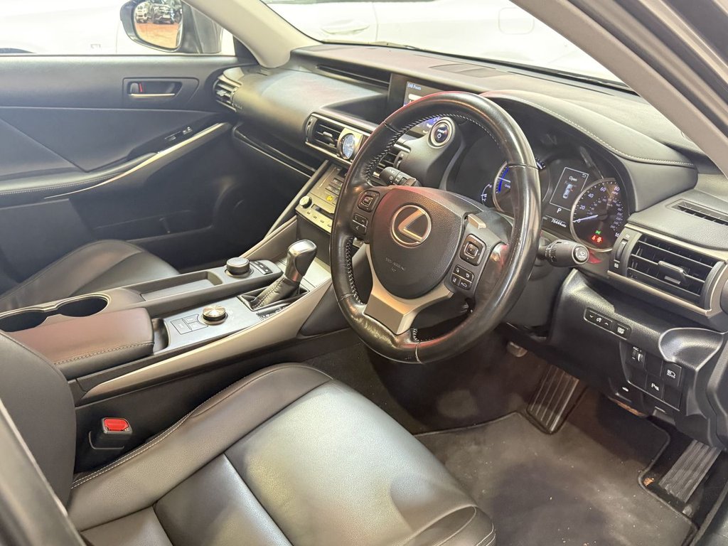 Used Lexus IS 2018 for sale - 76888610: Photo 32