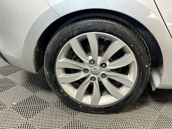 Used Kia Carens 2015 for sale - 74708140: Photo 25