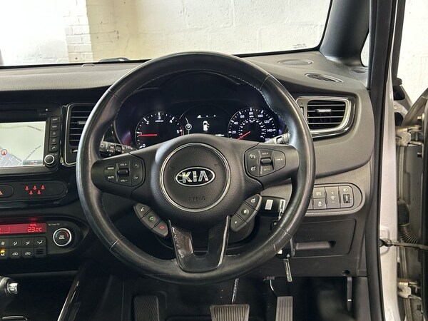 Used Kia Carens 2015 for sale - 74708140: Photo 33