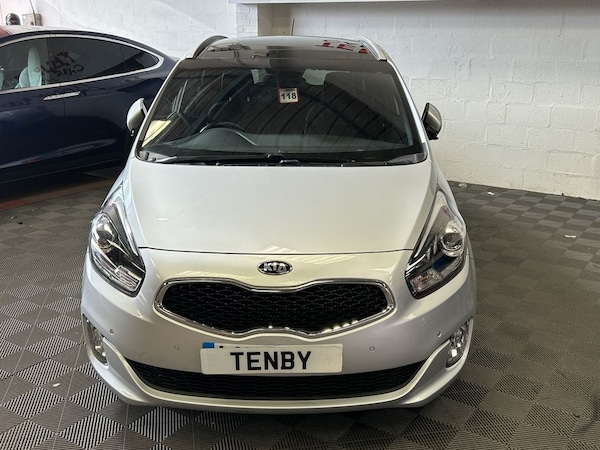 Used Kia Carens 2015 for sale - 74708140: Photo 4