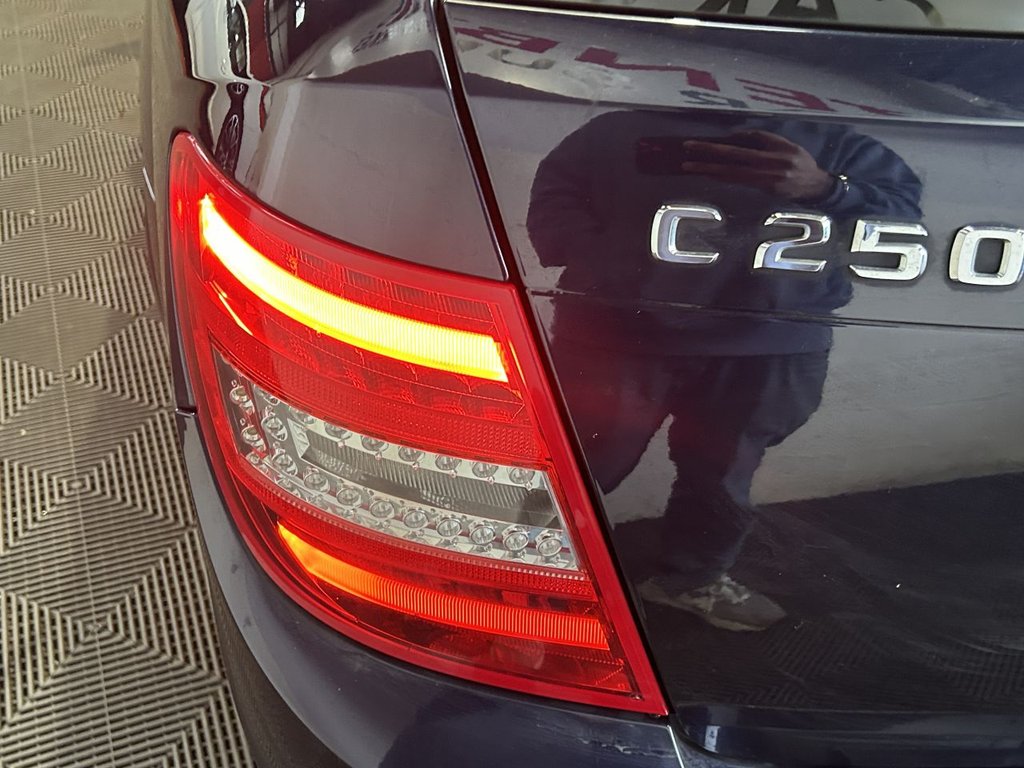 Used Mercedes-Benz C Class 2011 for sale - 77620947: Photo 11