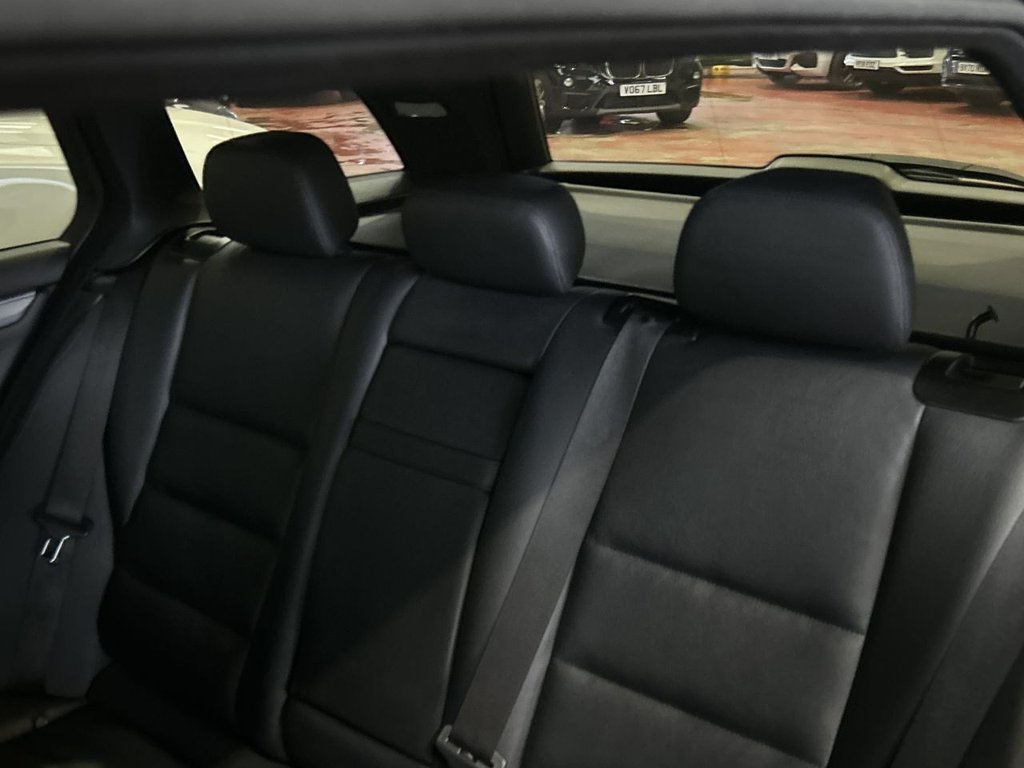 Used Mercedes-Benz C Class 2011 for sale - 77620947: Photo 41