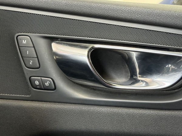Used Volvo XC60 2019 for sale - 76223478: Photo 50