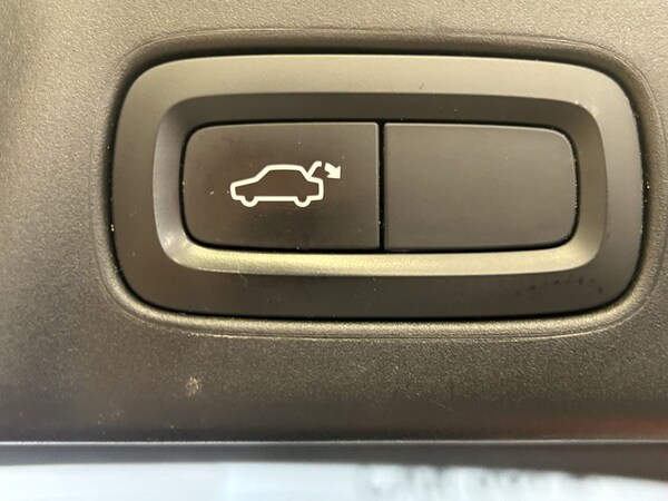 Used Volvo V90 2017 for sale - 75336033: Photo 17