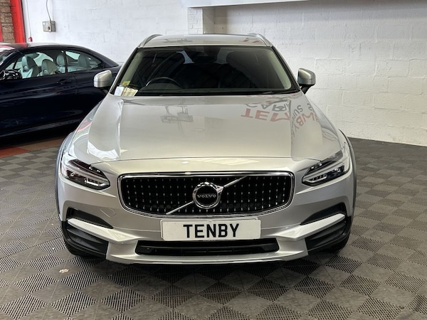Used Volvo V90 2017 for sale - 75336033: Photo 2