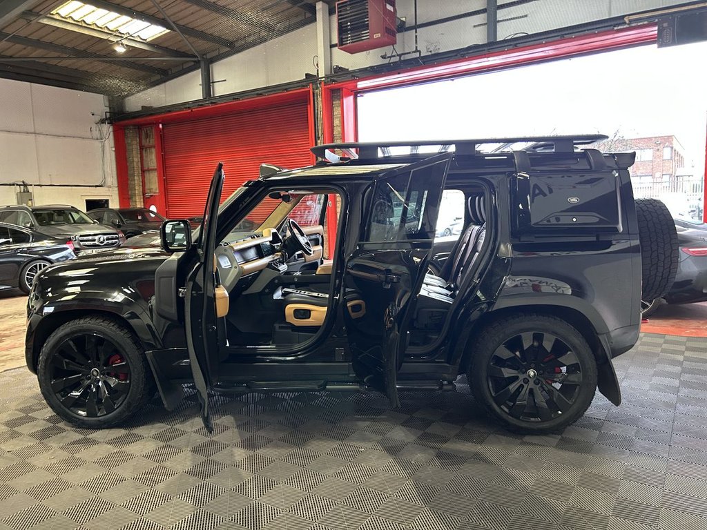 Used Land Rover Defender 2021 for sale - 77572028: Photo 14