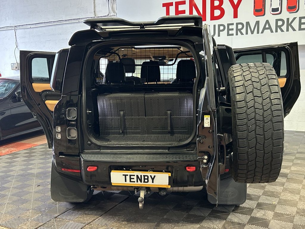 Used Land Rover Defender 2021 for sale - 77572028: Photo 17