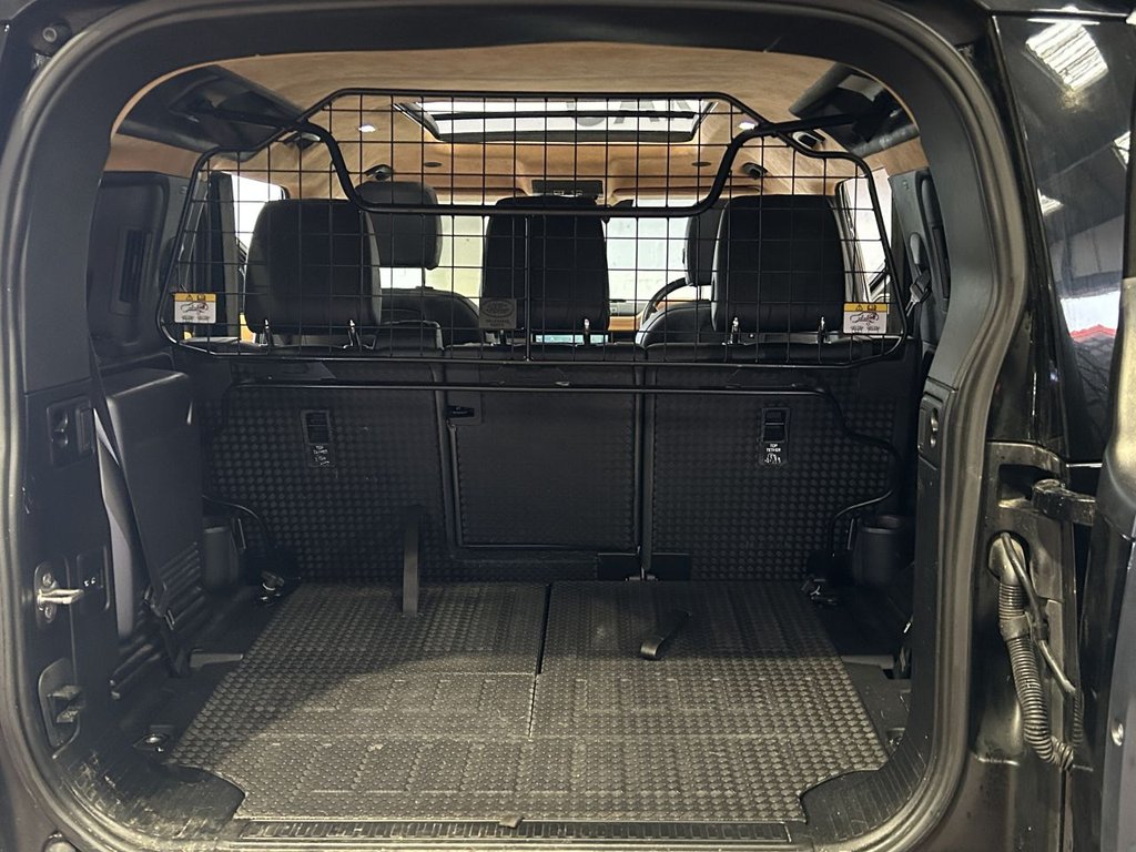 Used Land Rover Defender 2021 for sale - 77572028: Photo 21