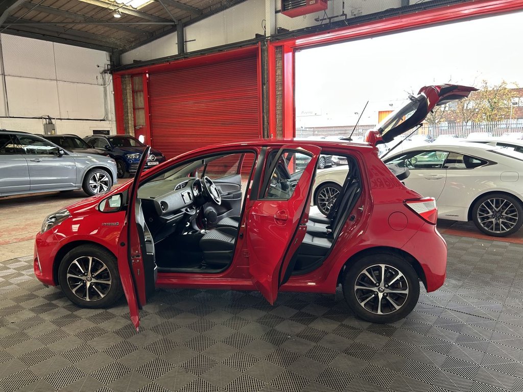 Used Toyota Yaris 2019 for sale - 76386639: Photo 11