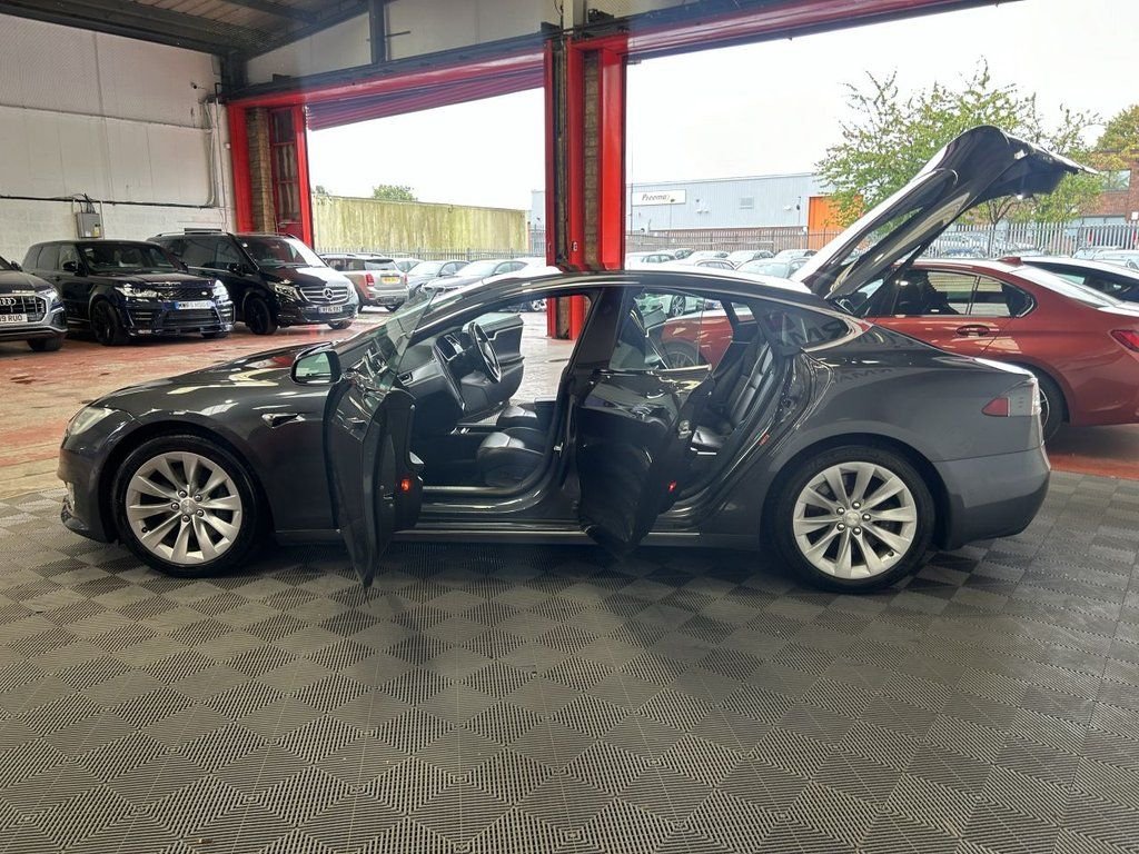 Used Tesla Model S 2018 for sale - 76867513: Photo 14