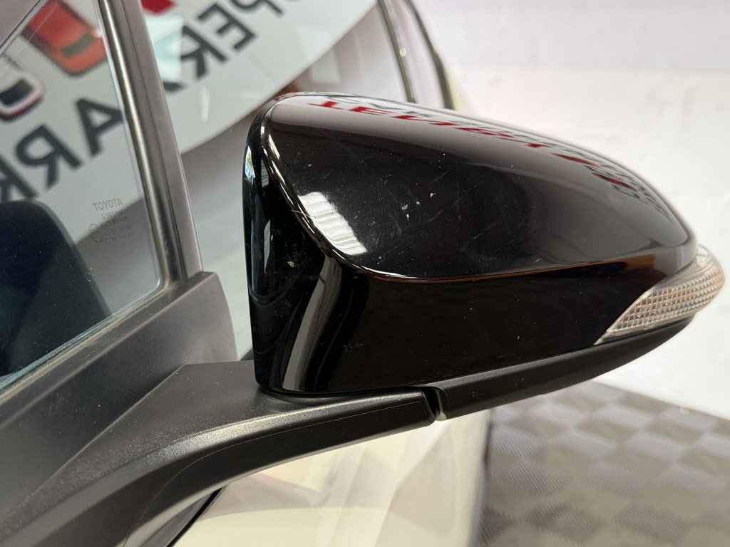 Used Toyota C-HR 2017 for sale - 76313132: Photo 20