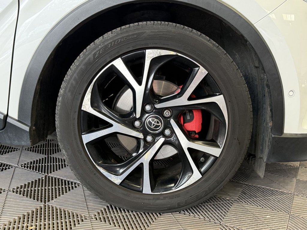 Used Toyota C-HR 2017 for sale - 76313132: Photo 24