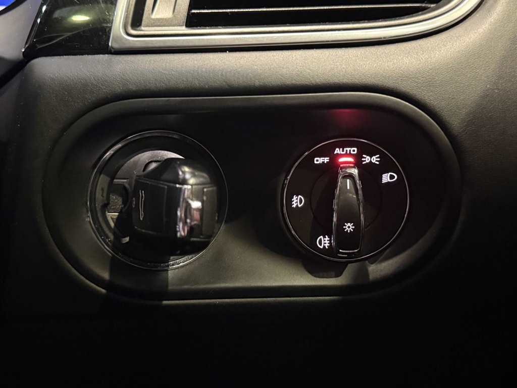 Used Porsche Macan 2016 for sale - 76559107: Photo 44