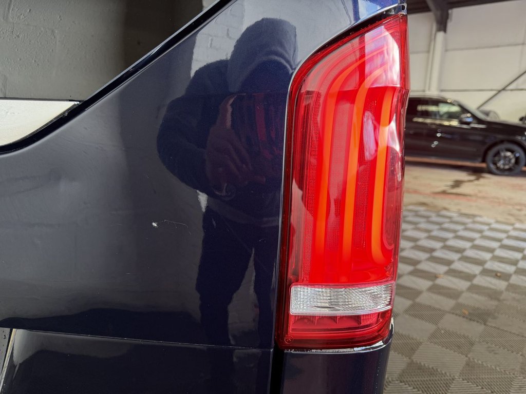 Used Mercedes-Benz V-Class 2018 for sale - 76642516: Photo 28