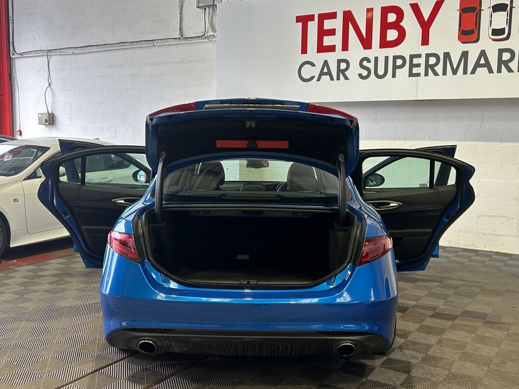 Used Alfa Romeo Giulia 2018 for sale - 76867900: Photo 15