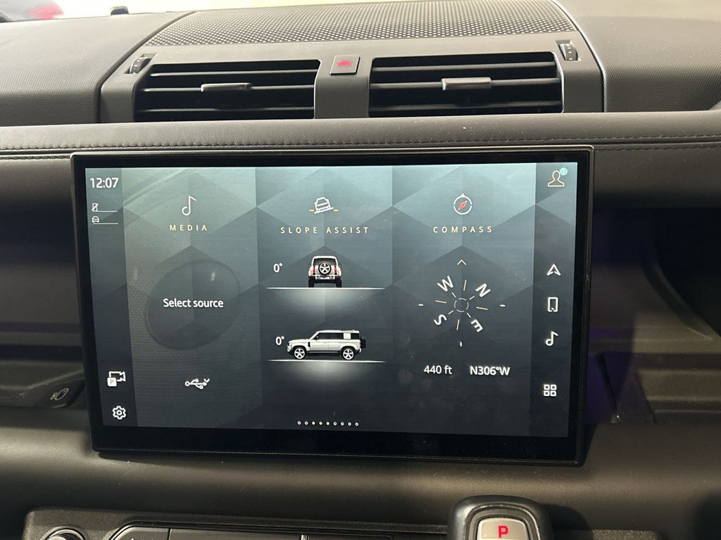 Used Land Rover Defender 2021 for sale - 77065060: Photo 30