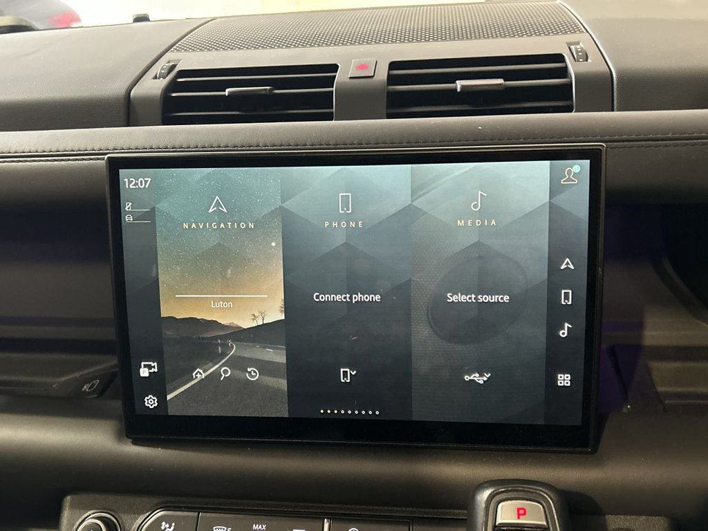 Used Land Rover Defender 2021 for sale - 77065060: Photo 31