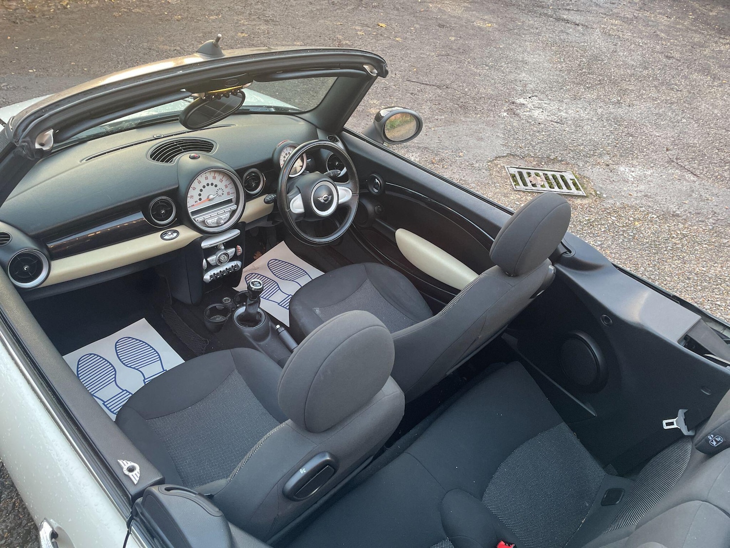 Used MINI Convertible 2009 for sale - 76952785: Photo 16