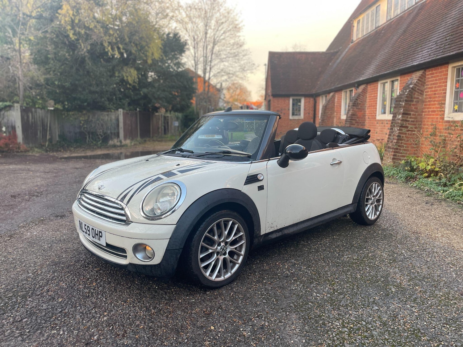 Used MINI Convertible 2009 for sale - 76952785: Photo 23