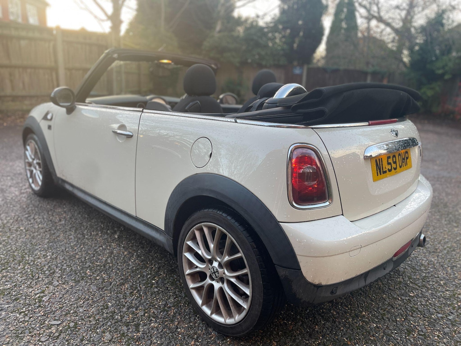 Used MINI Convertible 2009 for sale - 76952785: Photo 25
