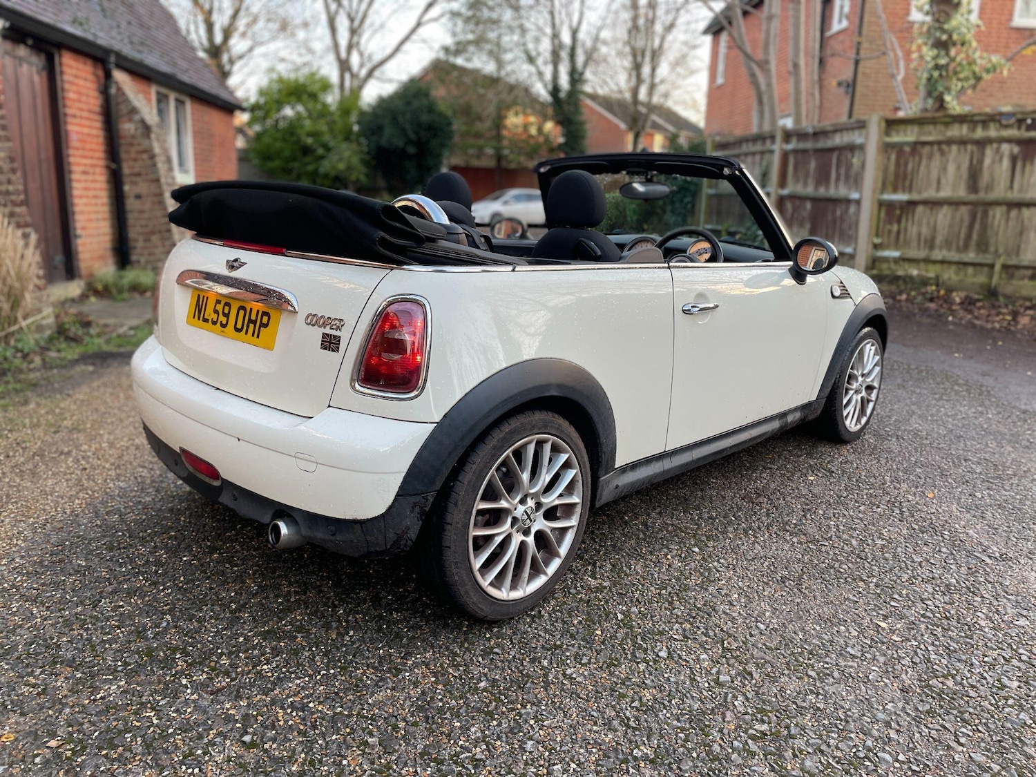 Used MINI Convertible 2009 for sale - 76952785: Photo 27