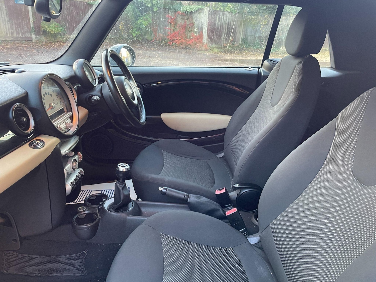 Used MINI Convertible 2009 for sale - 76952785: Photo 3