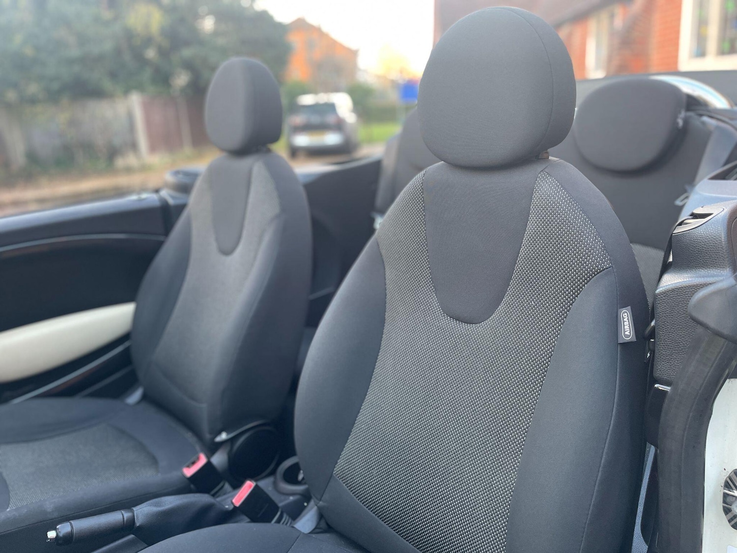 Used MINI Convertible 2009 for sale - 76952785: Photo 8