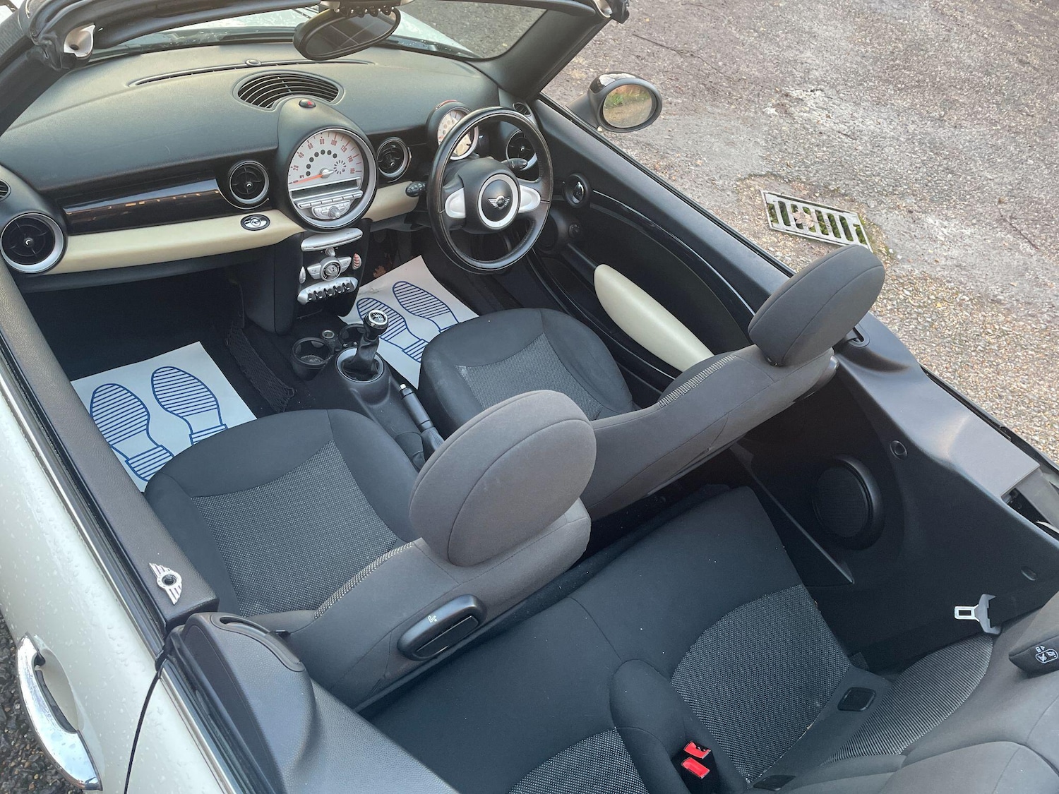 Used MINI Convertible 2009 for sale - 76952785: Photo 9