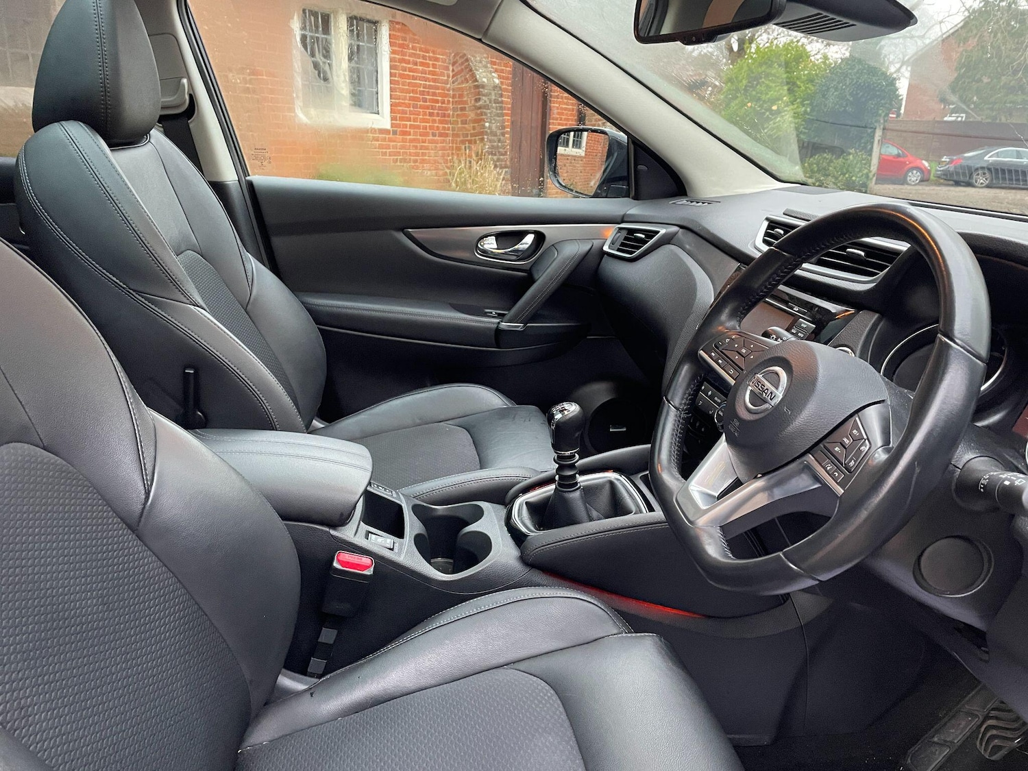 Used Nissan Qashqai 2017 for sale - 76633736: Photo 2