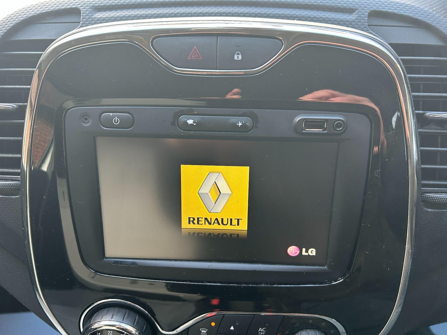 Used Renault Captur 2014 for sale - 76633768: Photo 18