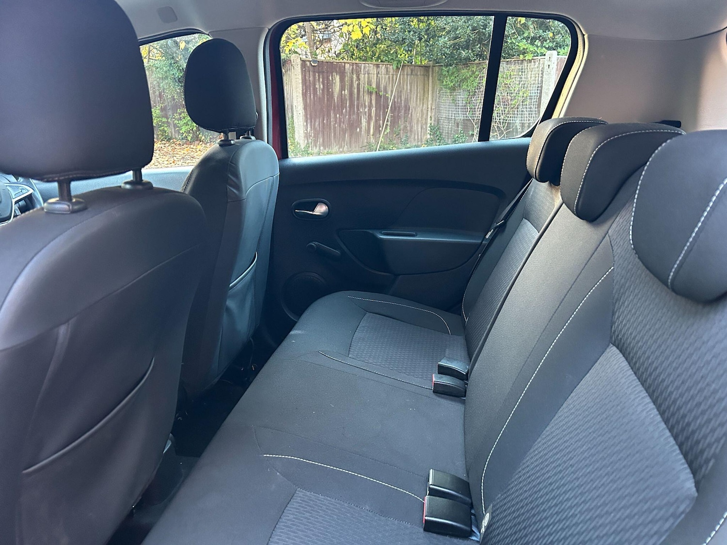 Used Dacia Sandero for sale - 77040902: Photo 9