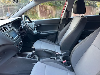 Used Hyundai i20 2019 for sale - 76991161: Photo