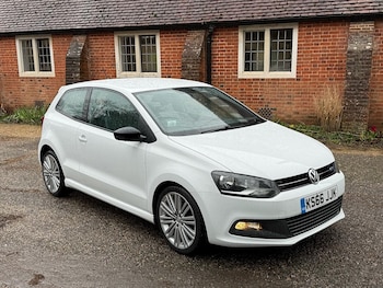 Used Volkswagen Polo 2016 for sale - 77174690: Photo