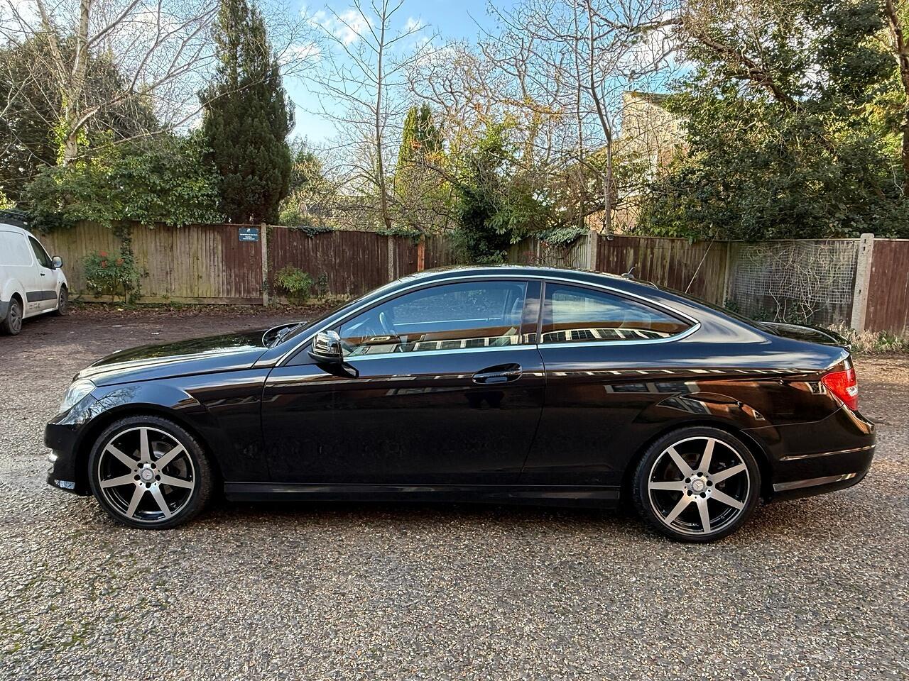 Used Mercedes-Benz C Class 2014 for sale - 77015921: Photo 8