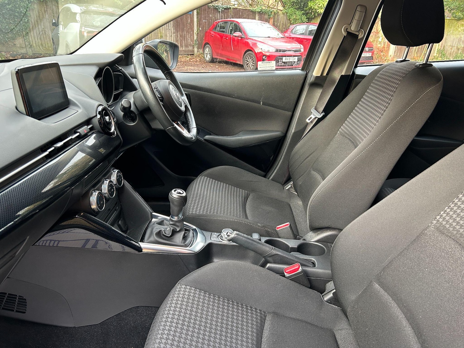 Used Mazda Mazda2 2019 for sale - 76865185: Photo 3