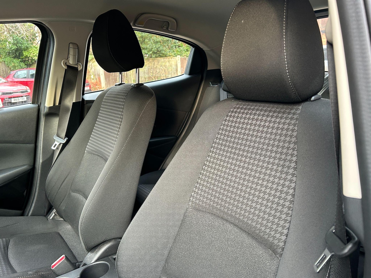 Used Mazda Mazda2 2019 for sale - 76865185: Photo 8