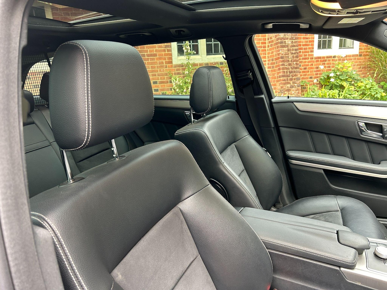 Used Mercedes-Benz E Class 2011 for sale - 76259877: Photo 10