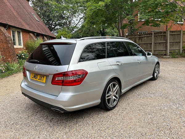 Used Mercedes-Benz E Class 2011 for sale - 76259877: Photo 22
