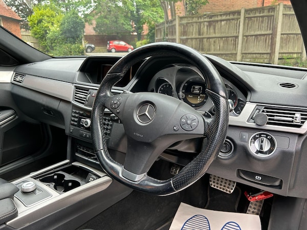 Used Mercedes-Benz E Class 2011 for sale - 76259877: Photo 5