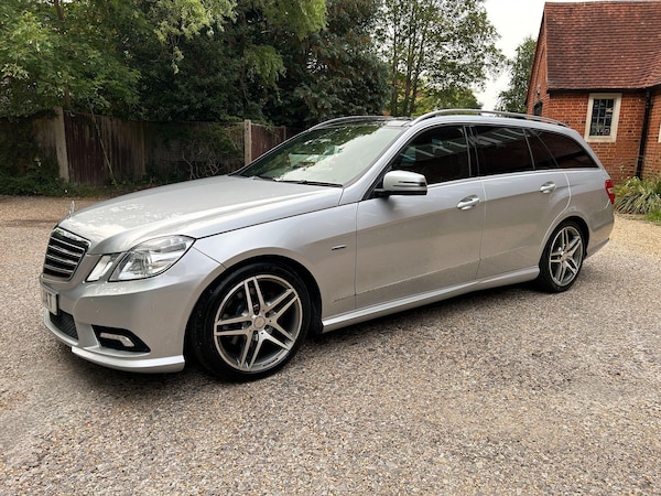 Used Mercedes-Benz E Class 2011 for sale - 76259877: Photo 9