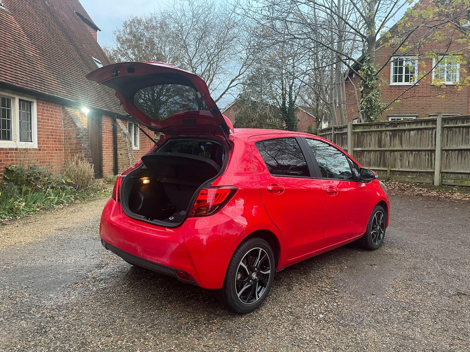 Used Toyota Yaris 2015 for sale - 76991352: Photo 20