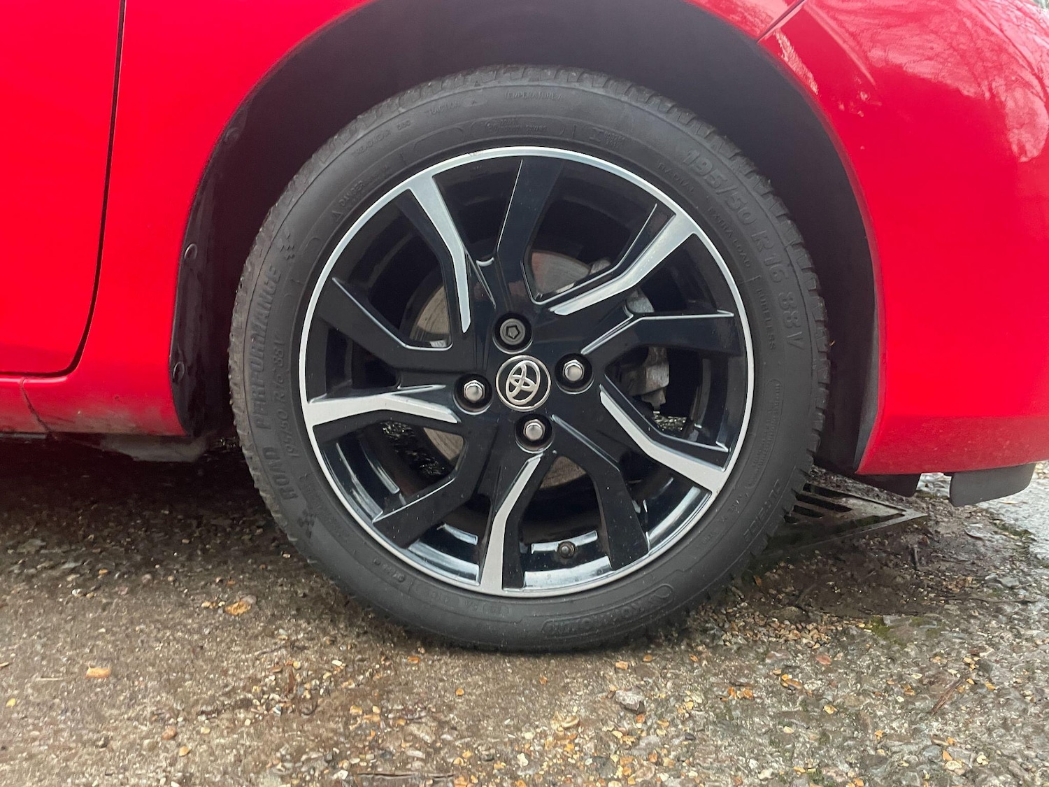 Used Toyota Yaris 2015 for sale - 76991352: Photo 22