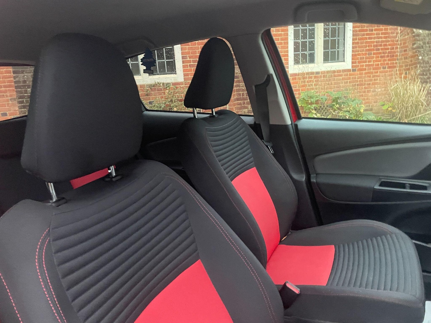 Used Toyota Yaris 2015 for sale - 76991352: Photo 7