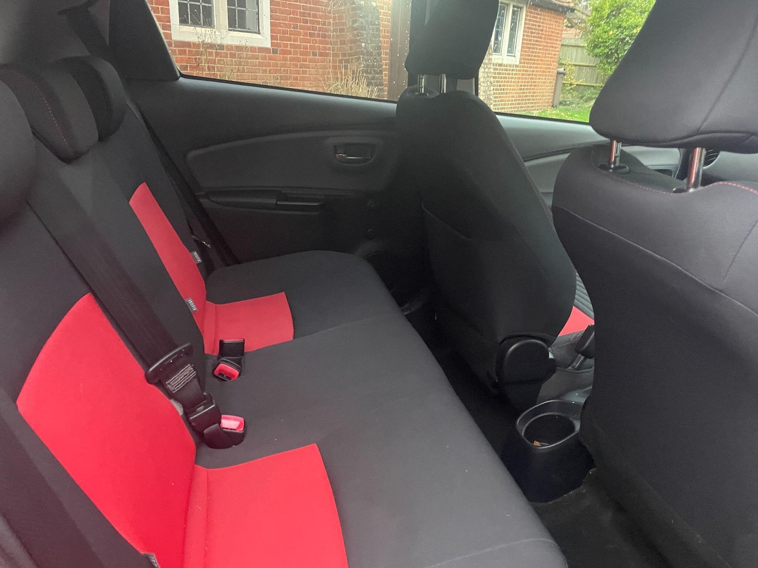 Used Toyota Yaris 2015 for sale - 76991352: Photo 9