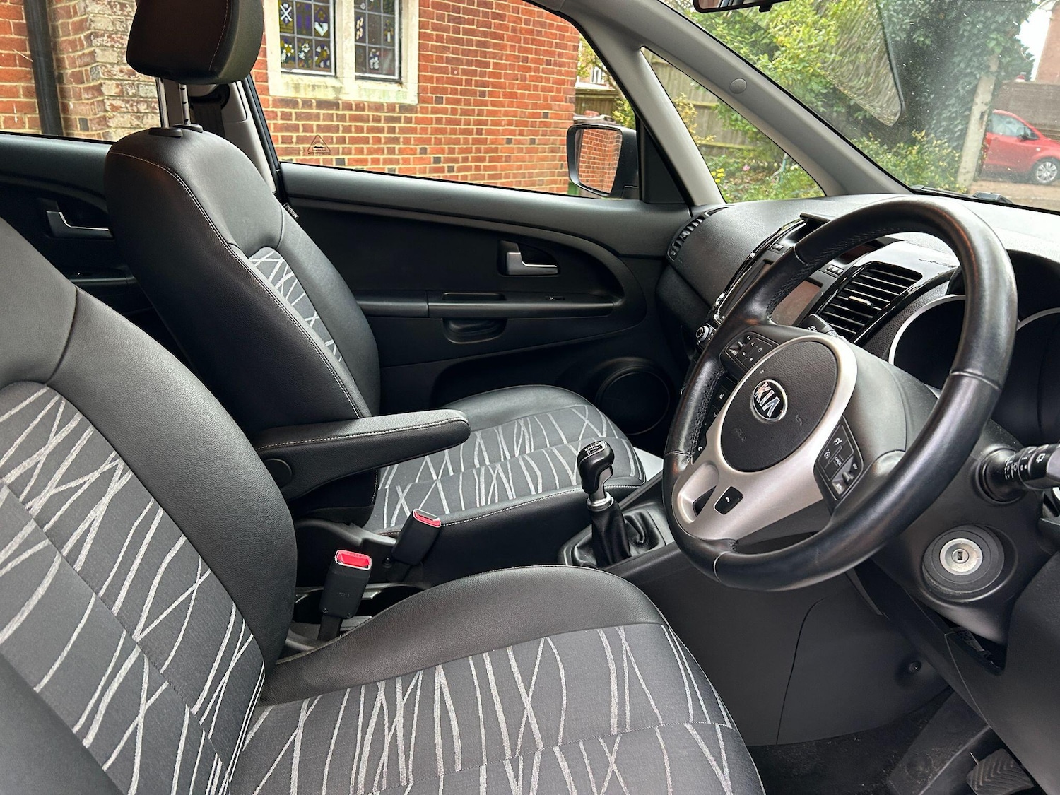 Used Kia Venga 2017 for sale - 76456849: Photo 2